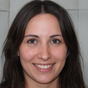 Meet your Posher, Elyssa